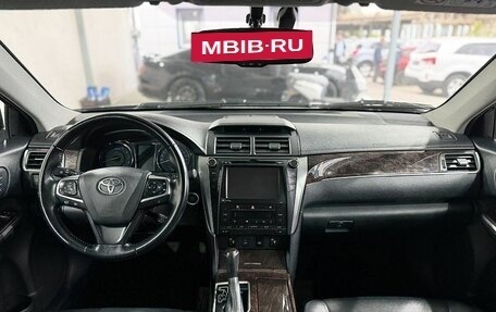 Toyota Camry, 2017 год, 2 299 000 рублей, 10 фотография