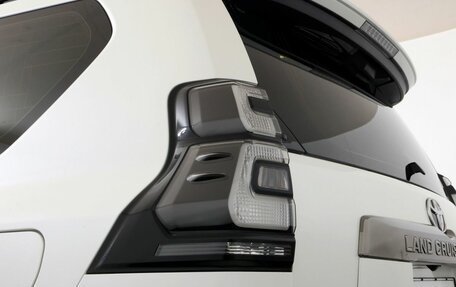 Toyota Land Cruiser Prado 150 рестайлинг 2, 2021 год, 5 850 000 рублей, 8 фотография