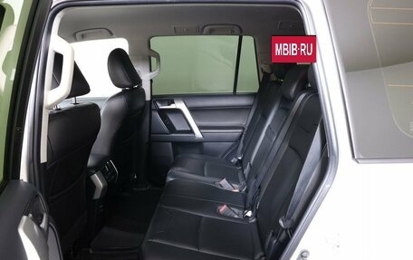 Toyota Land Cruiser Prado 150 рестайлинг 2, 2021 год, 5 850 000 рублей, 12 фотография