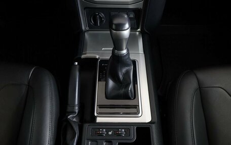 Toyota Land Cruiser Prado 150 рестайлинг 2, 2021 год, 5 850 000 рублей, 22 фотография