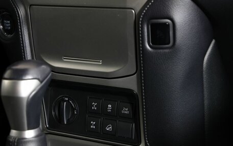 Toyota Land Cruiser Prado 150 рестайлинг 2, 2021 год, 5 850 000 рублей, 25 фотография
