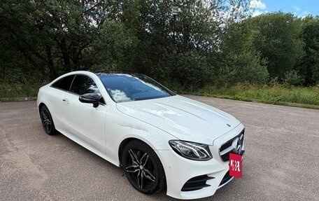 Mercedes-Benz E-Класс, 2019 год, 4 000 000 рублей, 2 фотография