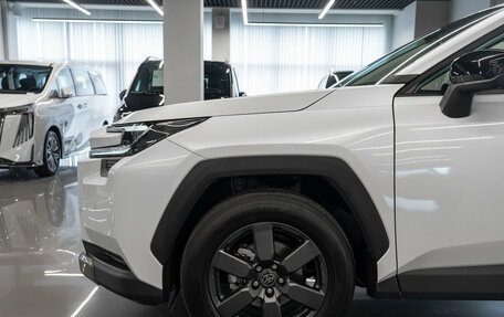 Toyota RAV4, 2025 год, 4 050 000 рублей, 24 фотография