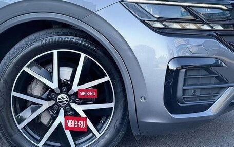 Volkswagen Touareg III, 2021 год, 5 850 000 рублей, 2 фотография
