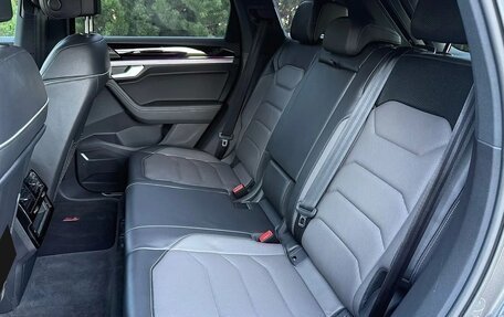 Volkswagen Touareg III, 2021 год, 5 850 000 рублей, 9 фотография