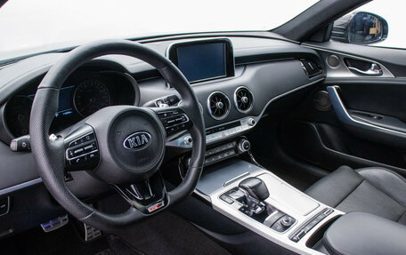 KIA Stinger I, 2018 год, 2 600 000 рублей, 10 фотография