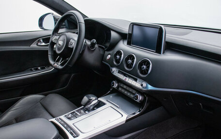 KIA Stinger I, 2018 год, 2 600 000 рублей, 11 фотография