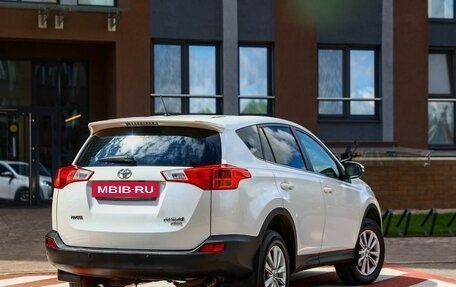 Toyota RAV4, 2014 год, 1 850 000 рублей, 4 фотография