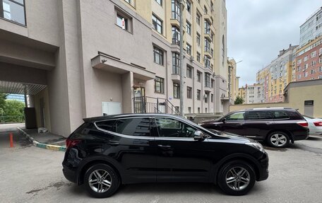 Hyundai Santa Fe III рестайлинг, 2018 год, 2 000 000 рублей, 3 фотография