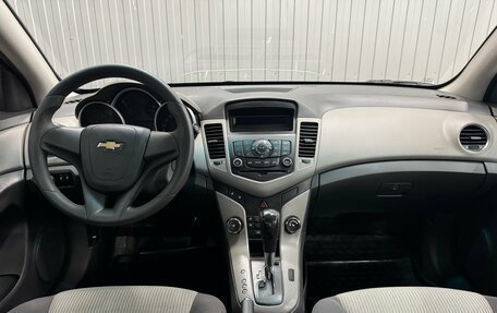 Chevrolet Cruze II, 2010 год, 699 000 рублей, 9 фотография
