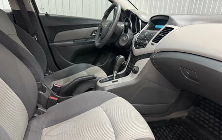 Chevrolet Cruze II, 2010 год, 699 000 рублей, 10 фотография
