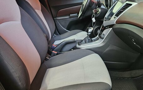 Chevrolet Cruze II, 2011 год, 380 000 рублей, 13 фотография