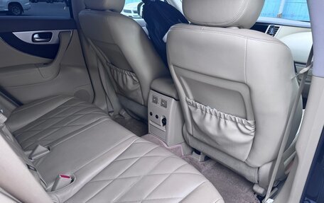 Infiniti QX70, 2017 год, 2 350 000 рублей, 13 фотография
