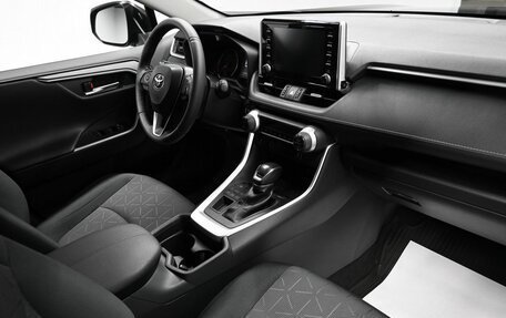Toyota RAV4, 2020 год, 3 245 000 рублей, 13 фотография