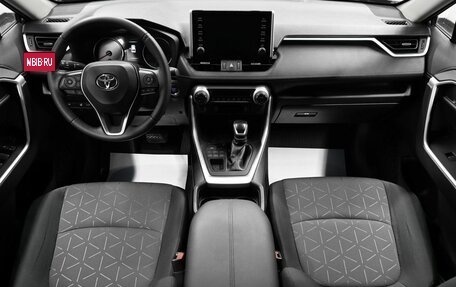 Toyota RAV4, 2020 год, 3 245 000 рублей, 10 фотография