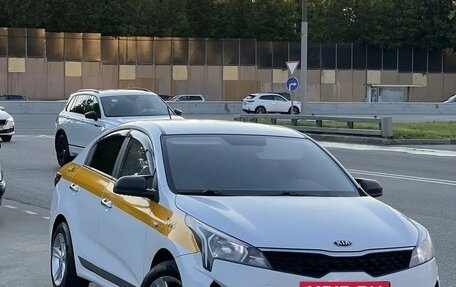 KIA Rio IV, 2021 год, 1 050 000 рублей, 5 фотография