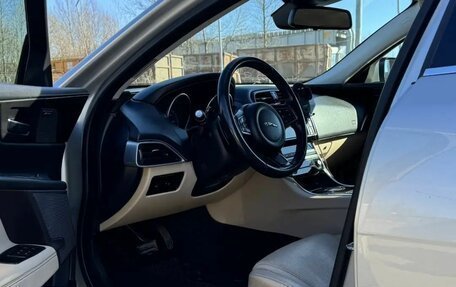 Jaguar XE I рестайлинг, 2015 год, 1 100 000 рублей, 9 фотография