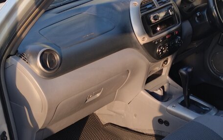 Toyota RAV4, 2001 год, 750 000 рублей, 4 фотография