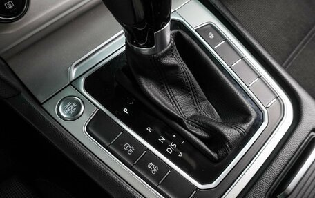 Volkswagen Passat B8 рестайлинг, 2017 год, 1 698 000 рублей, 20 фотография