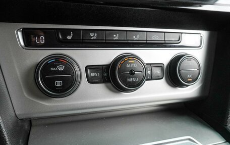 Volkswagen Passat B8 рестайлинг, 2017 год, 1 698 000 рублей, 14 фотография