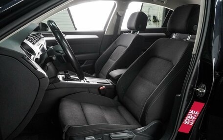 Volkswagen Passat B8 рестайлинг, 2017 год, 1 698 000 рублей, 10 фотография