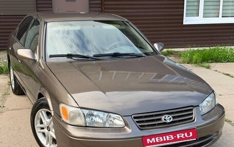Toyota Camry, 1999 год, 385 000 рублей, 1 фотография