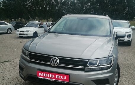 Volkswagen Tiguan II, 2018 год, 2 850 000 рублей, 1 фотография