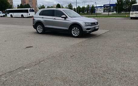 Volkswagen Tiguan II, 2018 год, 2 850 000 рублей, 2 фотография
