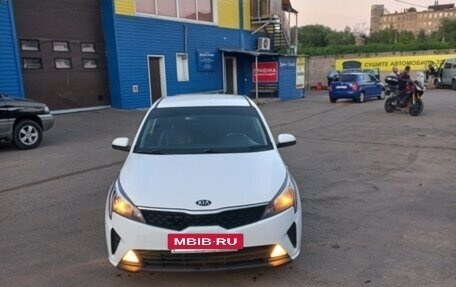 KIA Rio IV, 2021 год, 950 000 рублей, 3 фотография