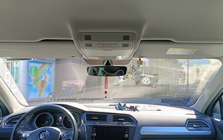 Volkswagen Tiguan II, 2018 год, 2 850 000 рублей, 13 фотография