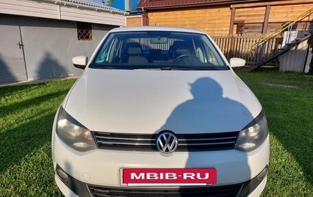 Volkswagen Polo VI (EU Market), 2015 год, 800 000 рублей, 3 фотография