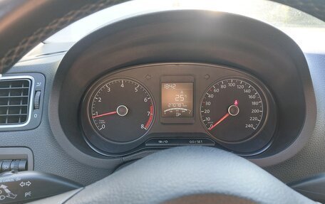 Volkswagen Polo VI (EU Market), 2015 год, 800 000 рублей, 21 фотография