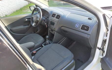 Volkswagen Polo VI (EU Market), 2015 год, 800 000 рублей, 20 фотография