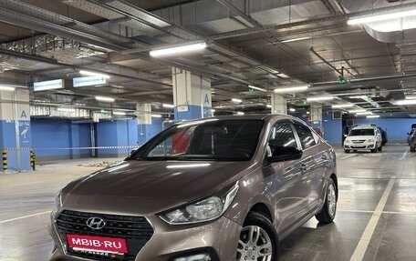 Hyundai Solaris II рестайлинг, 2018 год, 1 350 000 рублей, 1 фотография