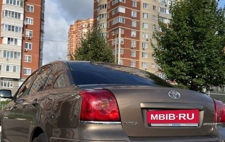 Toyota Avensis III рестайлинг, 2004 год, 590 000 рублей, 2 фотография