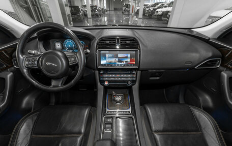 Jaguar F-Pace, 2016 год, 1 950 000 рублей, 8 фотография