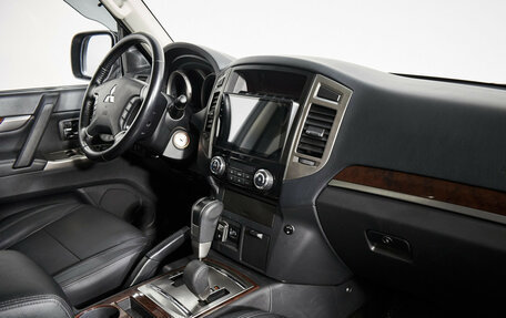 Mitsubishi Pajero IV, 2021 год, 3 835 000 рублей, 10 фотография