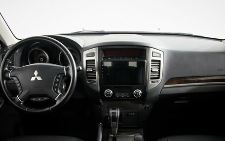 Mitsubishi Pajero IV, 2021 год, 3 835 000 рублей, 13 фотография