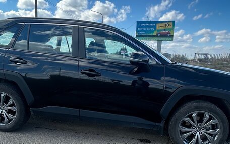 Toyota RAV4, 2024 год, 3 840 000 рублей, 3 фотография