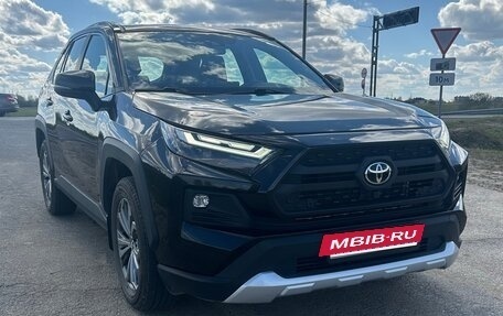 Toyota RAV4, 2024 год, 3 840 000 рублей, 2 фотография