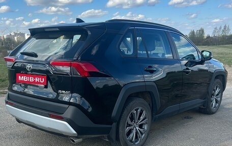 Toyota RAV4, 2024 год, 3 840 000 рублей, 4 фотография
