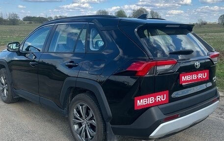 Toyota RAV4, 2024 год, 3 840 000 рублей, 6 фотография