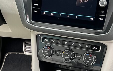 Volkswagen Tiguan II, 2017 год, 2 370 000 рублей, 10 фотография