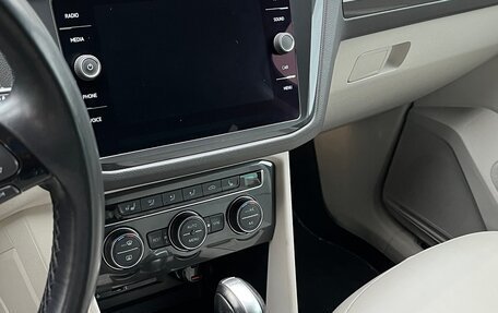 Volkswagen Tiguan II, 2017 год, 2 370 000 рублей, 18 фотография
