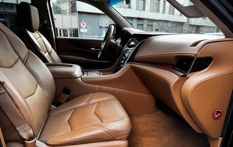 Cadillac Escalade IV, 2016 год, 2 975 000 рублей, 10 фотография
