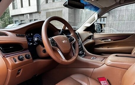 Cadillac Escalade IV, 2016 год, 2 975 000 рублей, 8 фотография