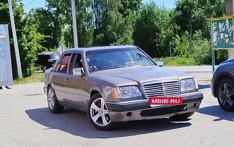 Mercedes-Benz W124, 1988 год, 250 000 рублей, 1 фотография