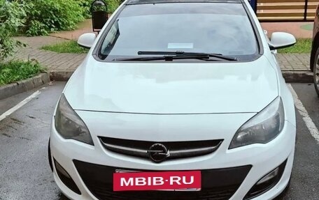 Opel Astra J, 2014 год, 770 000 рублей, 2 фотография