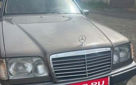 Mercedes-Benz W124, 1988 год, 250 000 рублей, 2 фотография