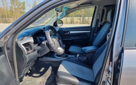 Toyota Hilux VIII, 2017 год, 2 230 000 рублей, 12 фотография